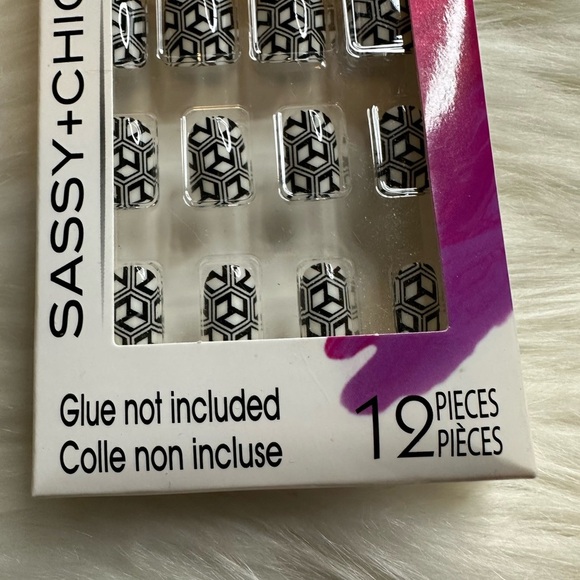 🩷5/$10 Black and White Fashion Nails - Picture 4 of 5